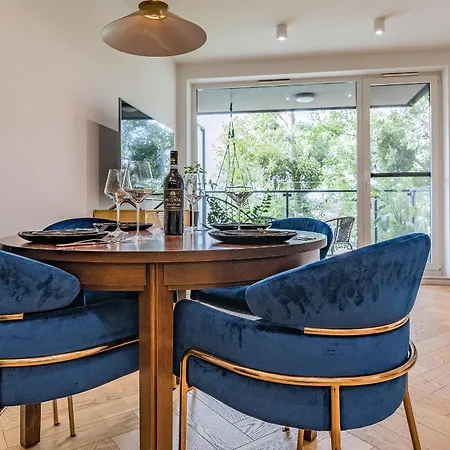 Apartment Hello Chmielna With Private Parking And Balcony